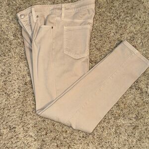 Chico's GF So Slimming Slim Leg Ankle Jeans Lt Tan color Size Chico's 00R/U.S.2R